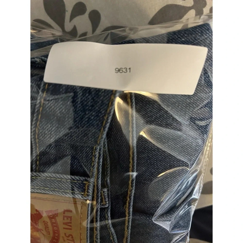 Levis levis 517